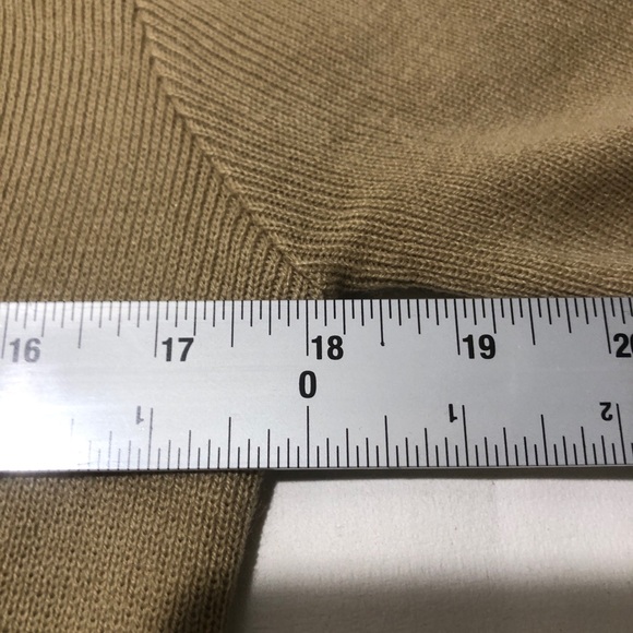 Vintage JC Penny’s Sweater With Embroidered Raccoon & Mouse Design Beige V-Neck - Picture 11 of 14